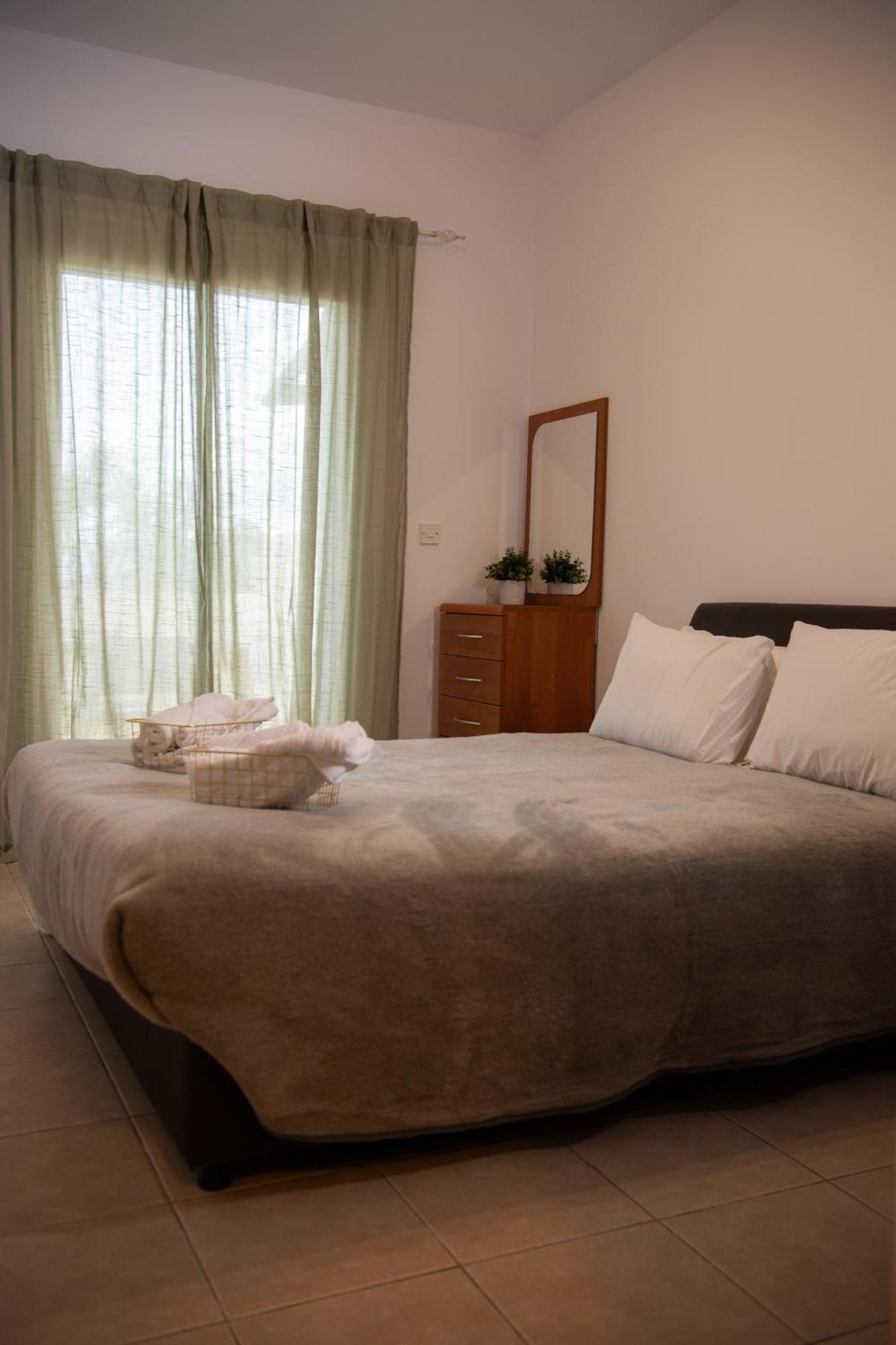 Path Latchi Beachfront Apartments Exterior foto