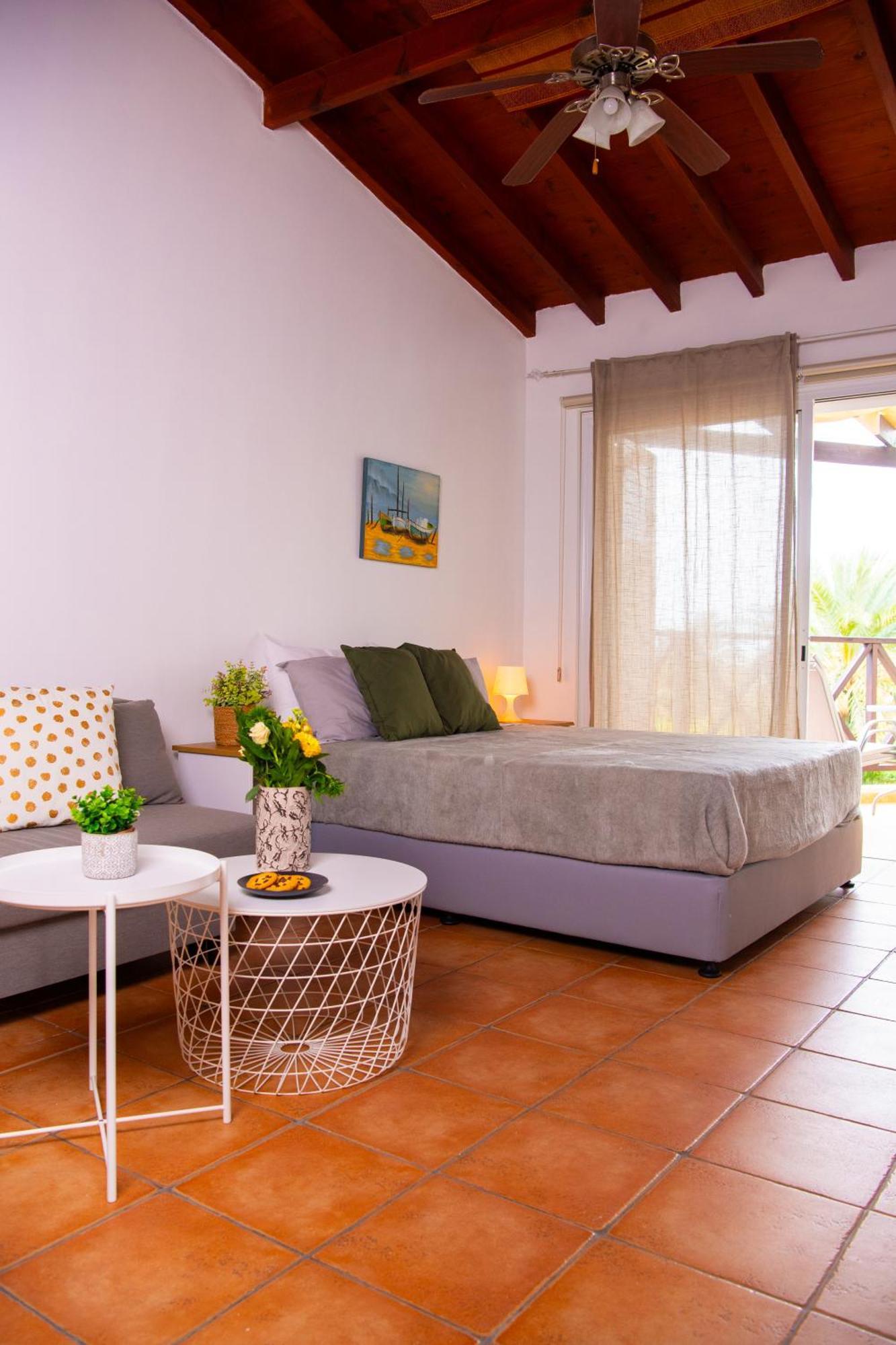 Path Latchi Beachfront Apartments Exterior foto