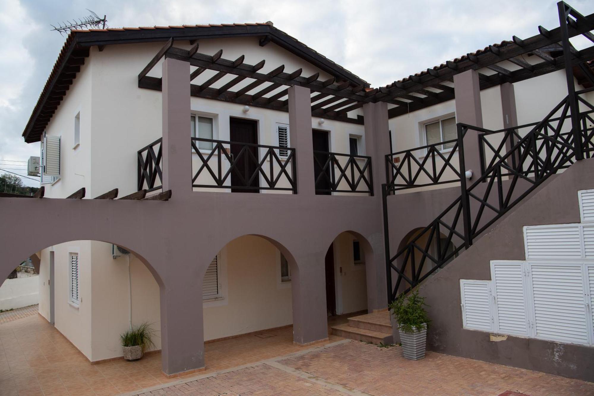 Path Latchi Beachfront Apartments Exterior foto